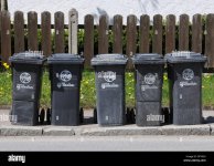five-trash-cans-on-the-roadside-DFY02A.jpg
