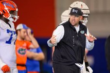 Florida-Gators-offensive-coordinator-Rob-Sale_Florida-Gators-Football-Spring-Practice_880 (1).jpg