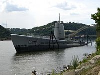 220px-USS_Requin_SS-481_June_2007_01.jpg