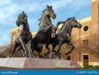 smu-mustangs-bronze-sculpture-artist-miley-frost-ont-campus-southern-methodist-university-dall...jpg