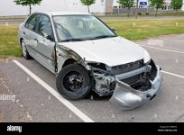 crashed-honda-civic-P4D9YC.jpg